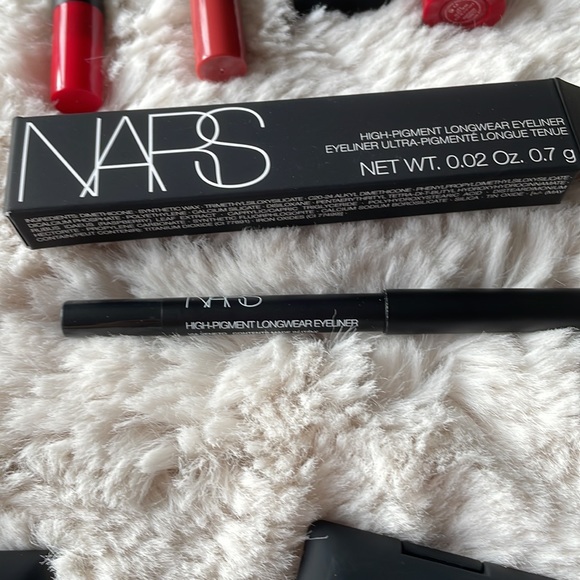VIP Room NARS essentials set. NWT - Picture 6 of 9
